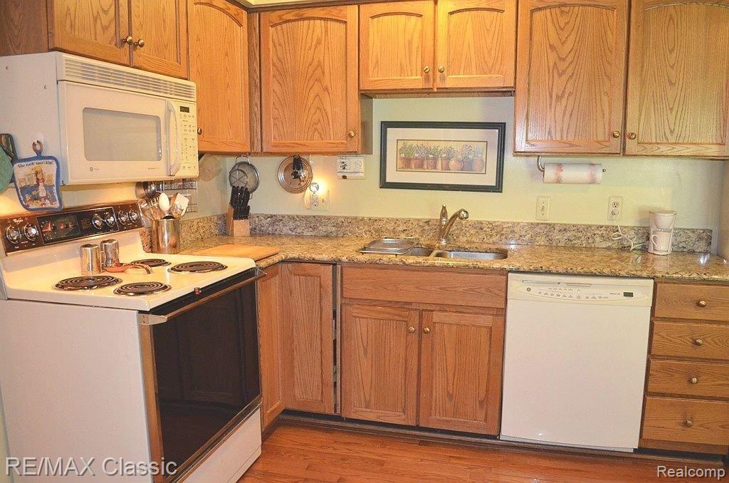 563 Tennyson, Unit 81 Rochester, MI 48307 - Photo 14 of 21 DSC_0067