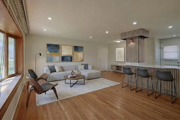 $629,000 | 761 Marshall Drive, Des Plaines, IL 60016