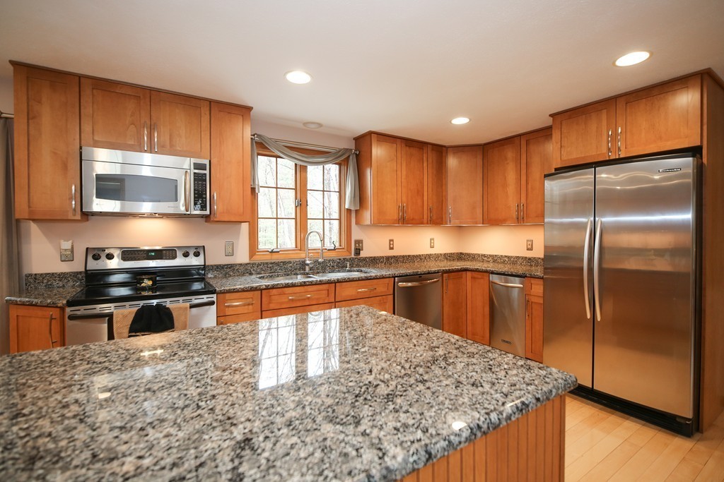 9 Rhode Island Road Wilmington, MA 01887 - Photo 5 of 30 Gallery Image 5