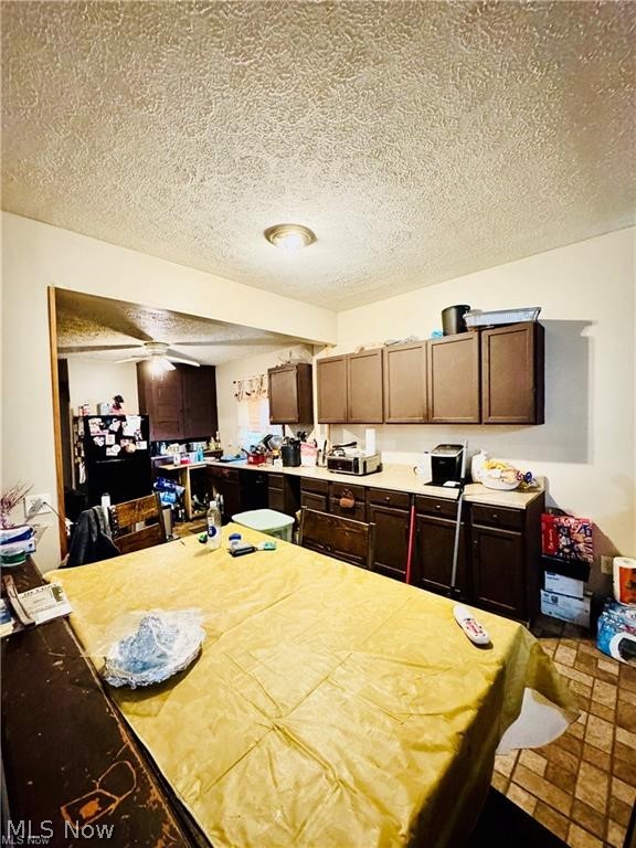927 Avon Street Akron, OH 44310 - Photo 3 of 12