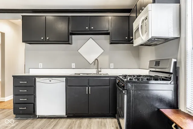 $2,300 | 1253 South East Street, Indianapolis, IN 46203