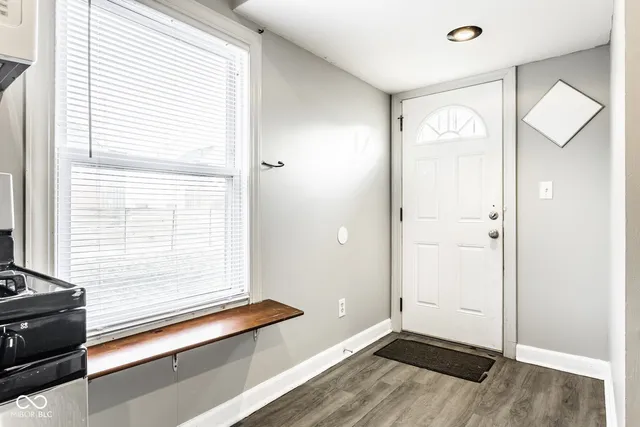 $2,300 | 1253 South East Street, Indianapolis, IN 46203