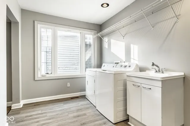 $2,300 | 1253 South East Street, Indianapolis, IN 46203