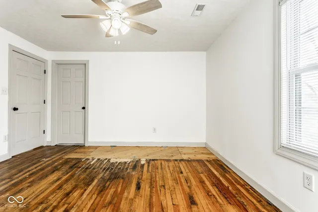 $2,300 | 1253 South East Street, Indianapolis, IN 46203