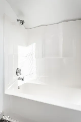 $2,300 | 1253 South East Street, Indianapolis, IN 46203