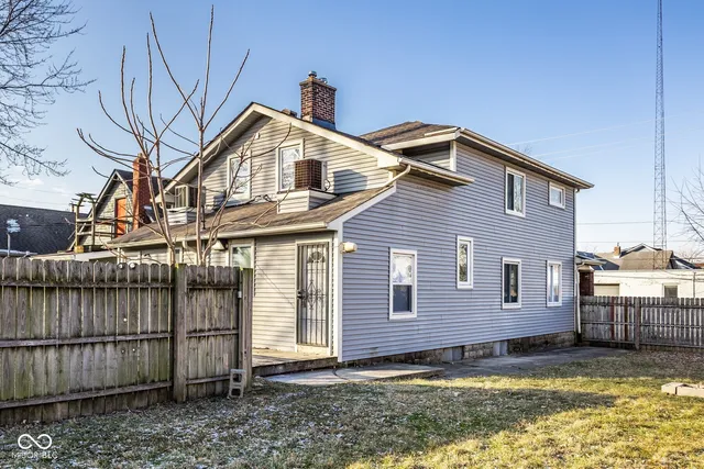 $2,300 | 1253 South East Street, Indianapolis, IN 46203