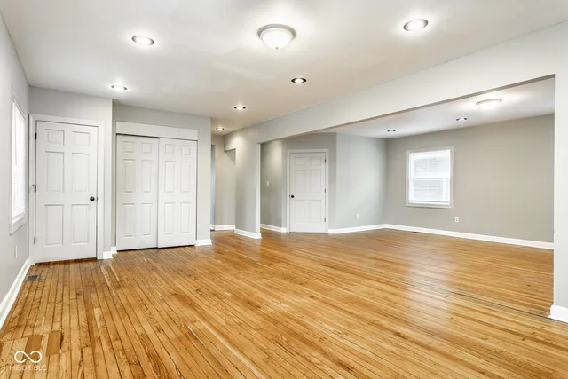 $2,300 | 1253 South East Street, Indianapolis, IN 46203