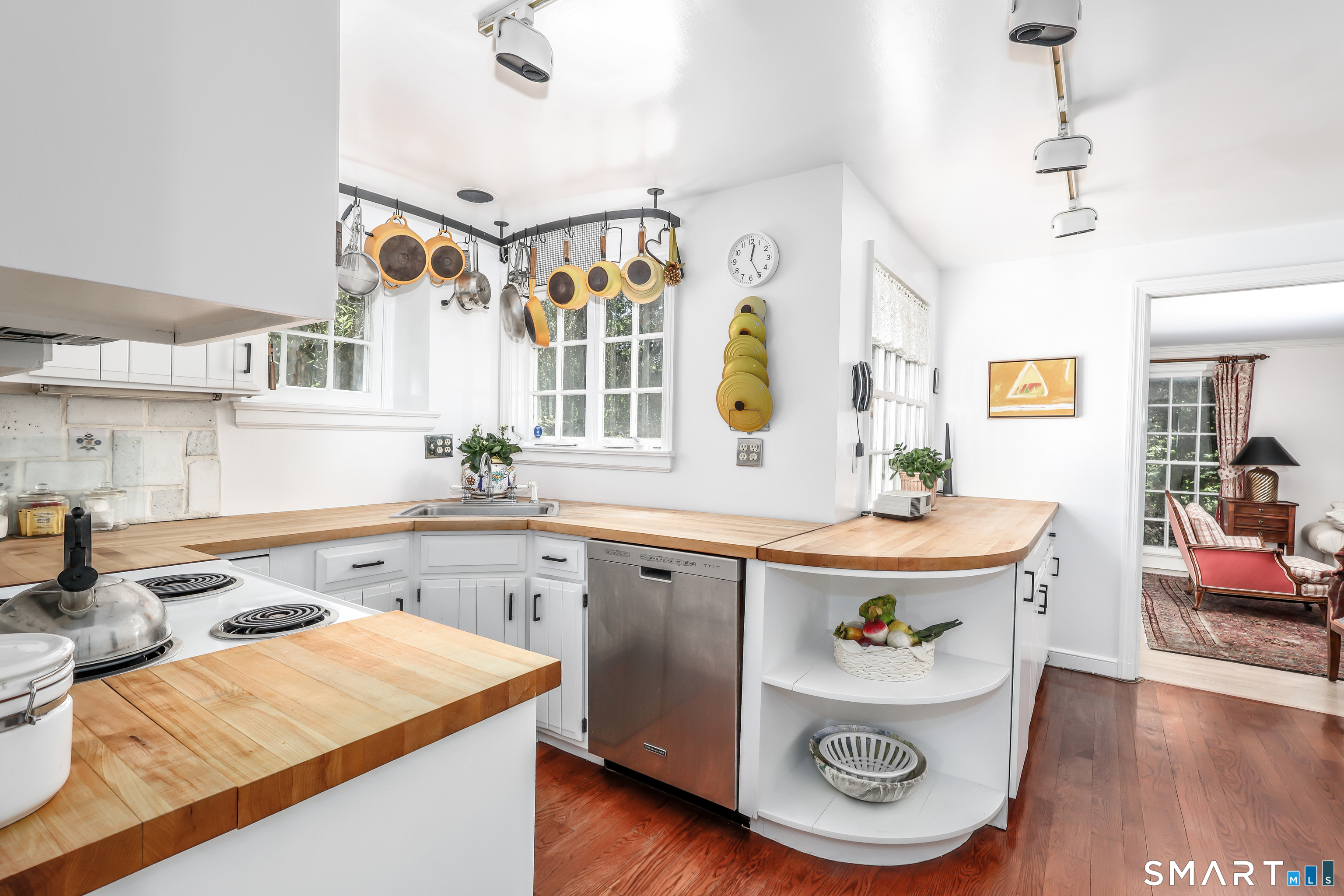 63 Cannon Road Wilton, CT 06897 - Photo 10 of 36