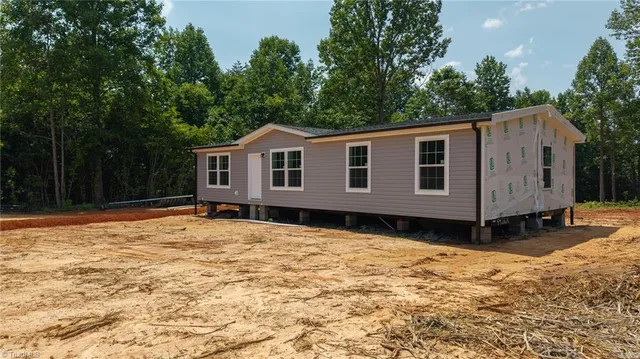$289,900 | 1853 Hill River Road, Hiddenite, NC 28636
