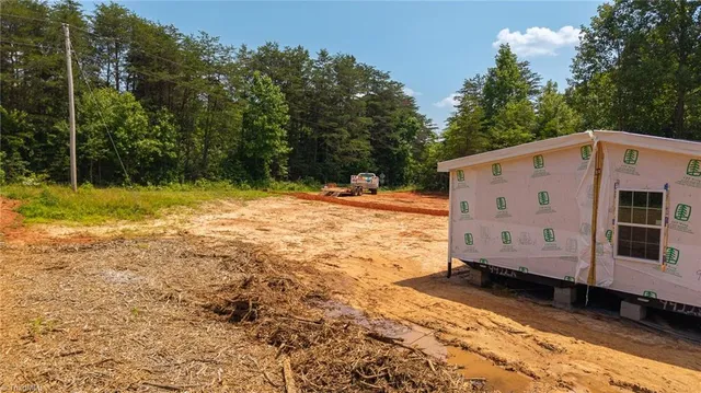 $289,900 | 1853 Hill River Road, Hiddenite, NC 28636