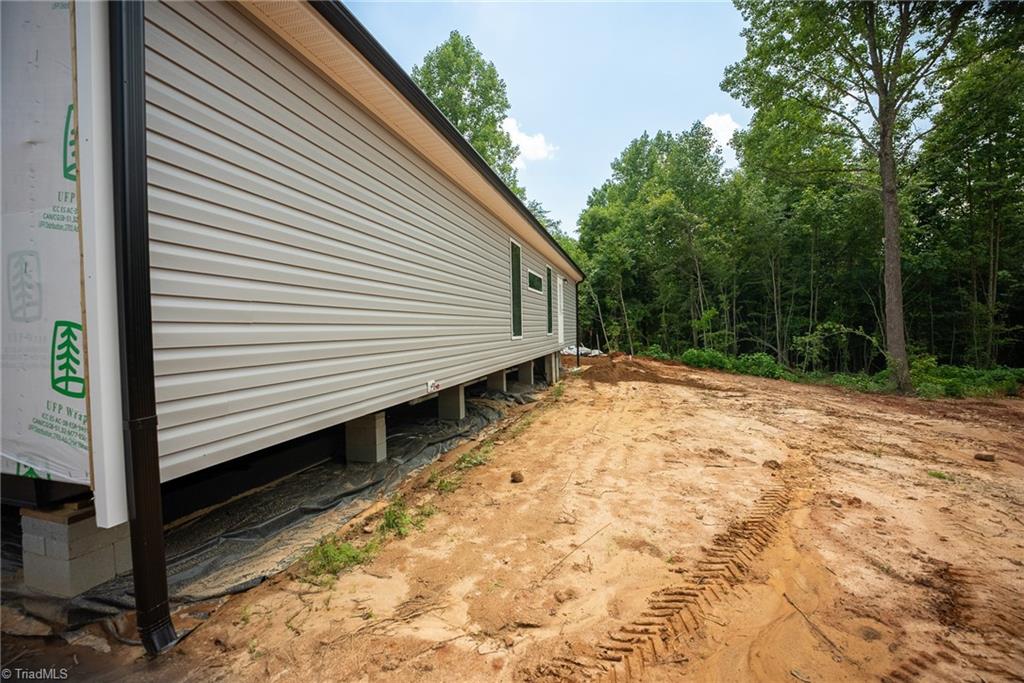 1853 Hill River Road Hiddenite, NC 28636 - Photo 3 of 44