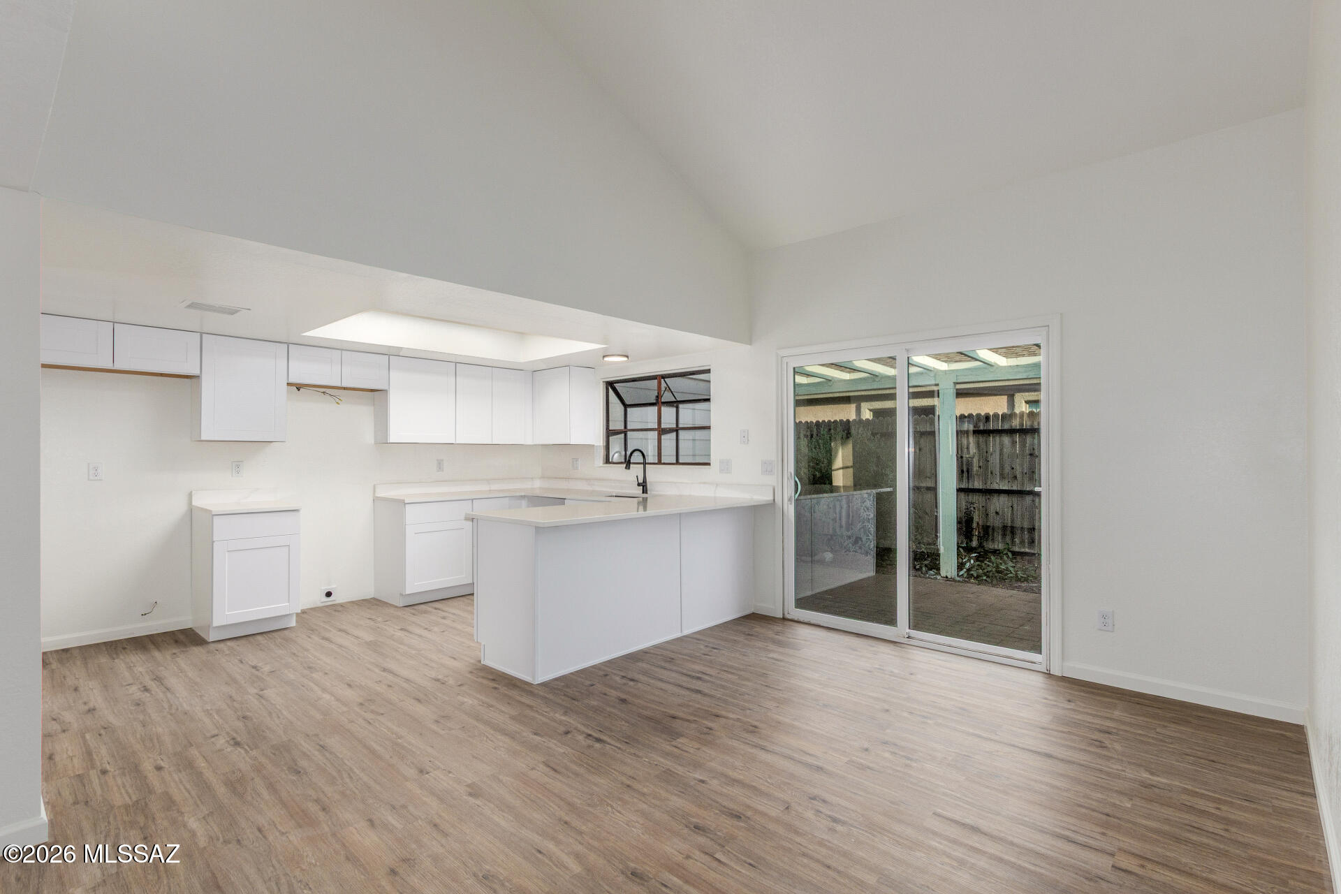 4730 North Laird Way Tucson, AZ 85705 - Photo 5 of 24