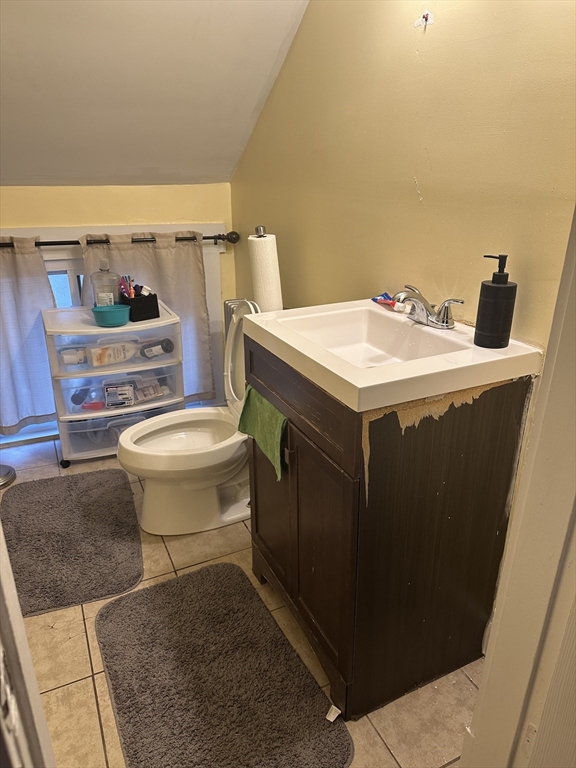 48 E Street Lowell, MA 01851 - Photo 3 of 14 a utility room with dryer and washer