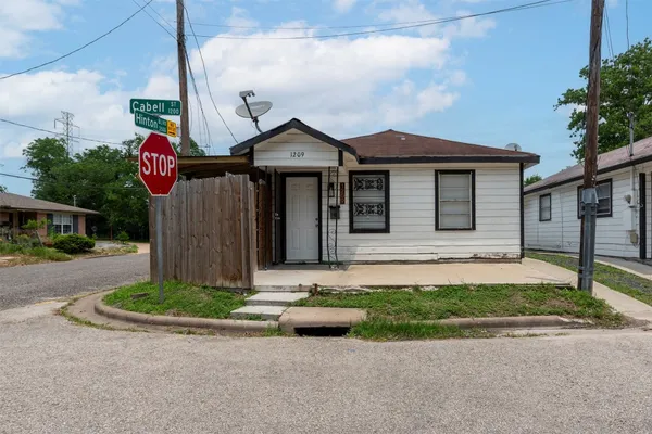 $1,250 | 1209 Cabell Street, Houston, TX 77022