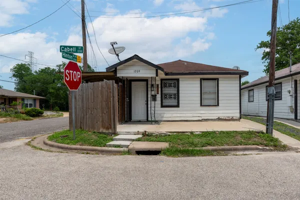 $1,250 | 1209 Cabell Street, Houston, TX 77022