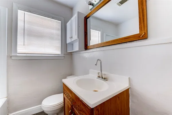 $1,250 | 1209 Cabell Street, Houston, TX 77022