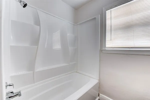 $1,250 | 1209 Cabell Street, Houston, TX 77022