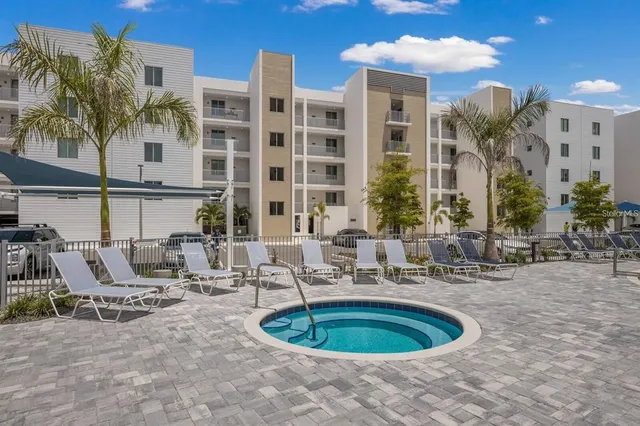 $559,500 | 1709 North Tamiami Trail, Unit 514, Sarasota, FL 34234