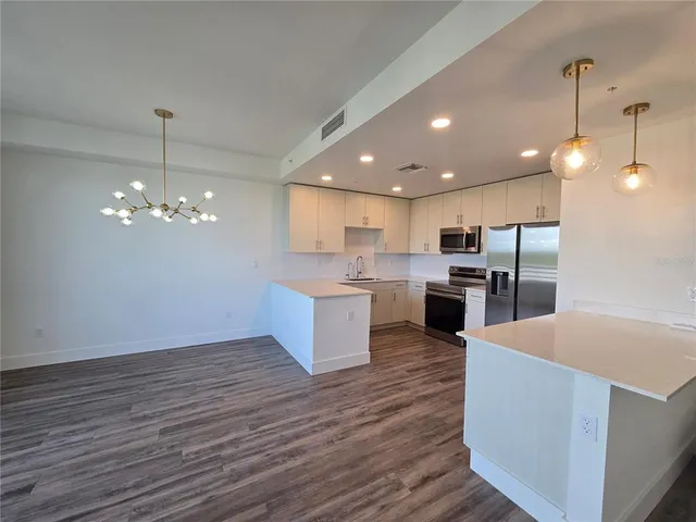 $559,500 | 1709 North Tamiami Trail, Unit 514, Sarasota, FL 34234