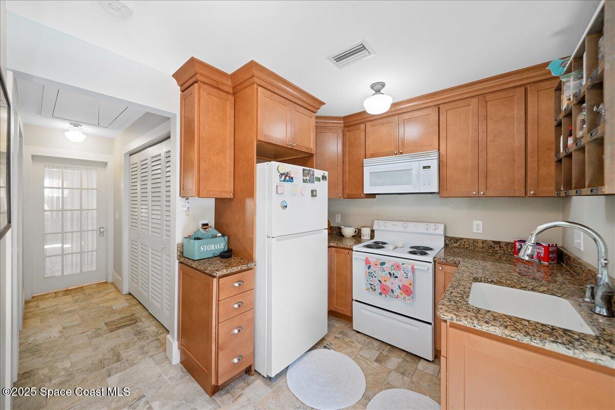 11 Mitchell Street Cocoa, FL 32922 - Photo 98 of 159 36-B1-Apt Kitchen