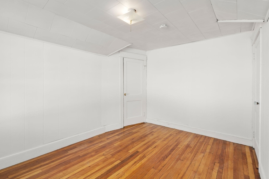 9 Elmwood Street Worcester, MA 01602 - Photo 13 of 29