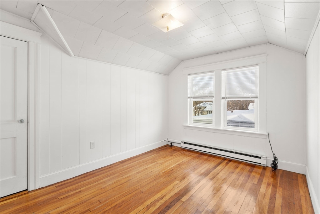 9 Elmwood Street Worcester, MA 01602 - Photo 14 of 29