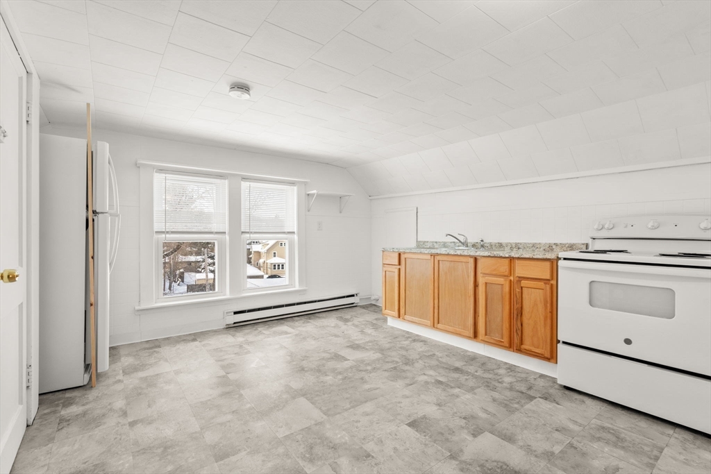 9 Elmwood Street Worcester, MA 01602 - Photo 15 of 29