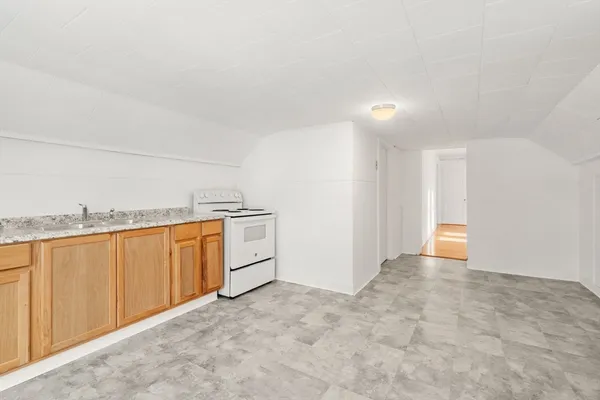 $1,500 | 9 Elmwood Street, Worcester, MA 01602