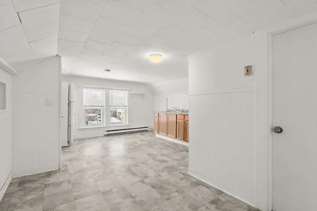 $1,500 | 9 Elmwood Street, Worcester, MA 01602