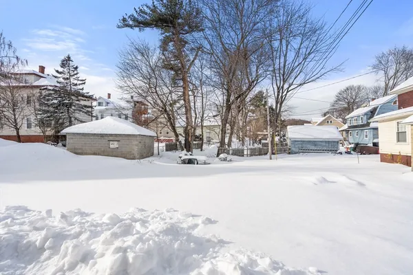 $1,500 | 9 Elmwood Street, Worcester, MA 01602