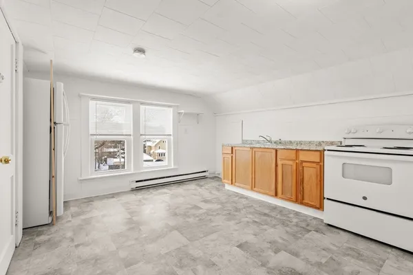 $1,500 | 9 Elmwood Street, Worcester, MA 01602