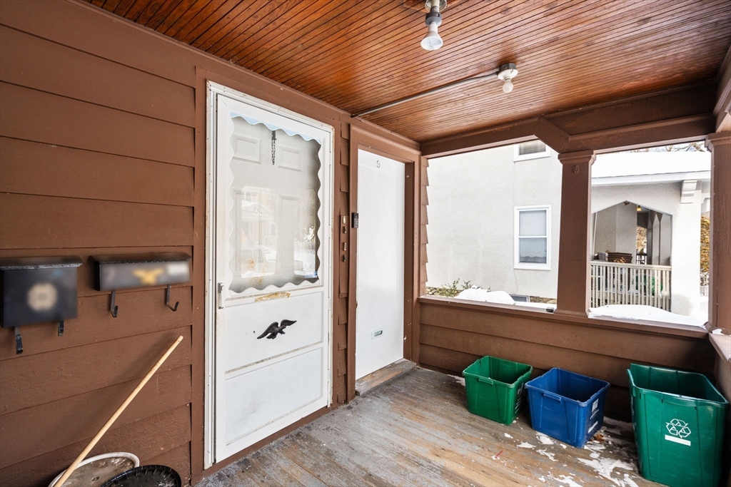 9 Elmwood Street Worcester, MA 01602 - Photo 7 of 29