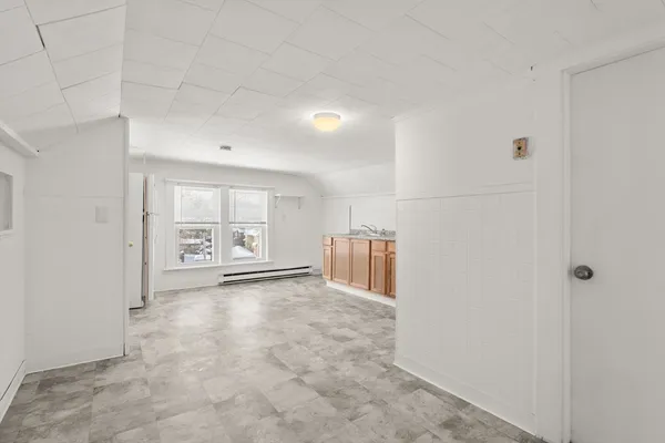 $1,500 | 9 Elmwood Street, Worcester, MA 01602