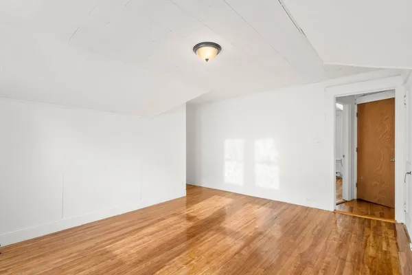 $1,500 | 9 Elmwood Street, Worcester, MA 01602