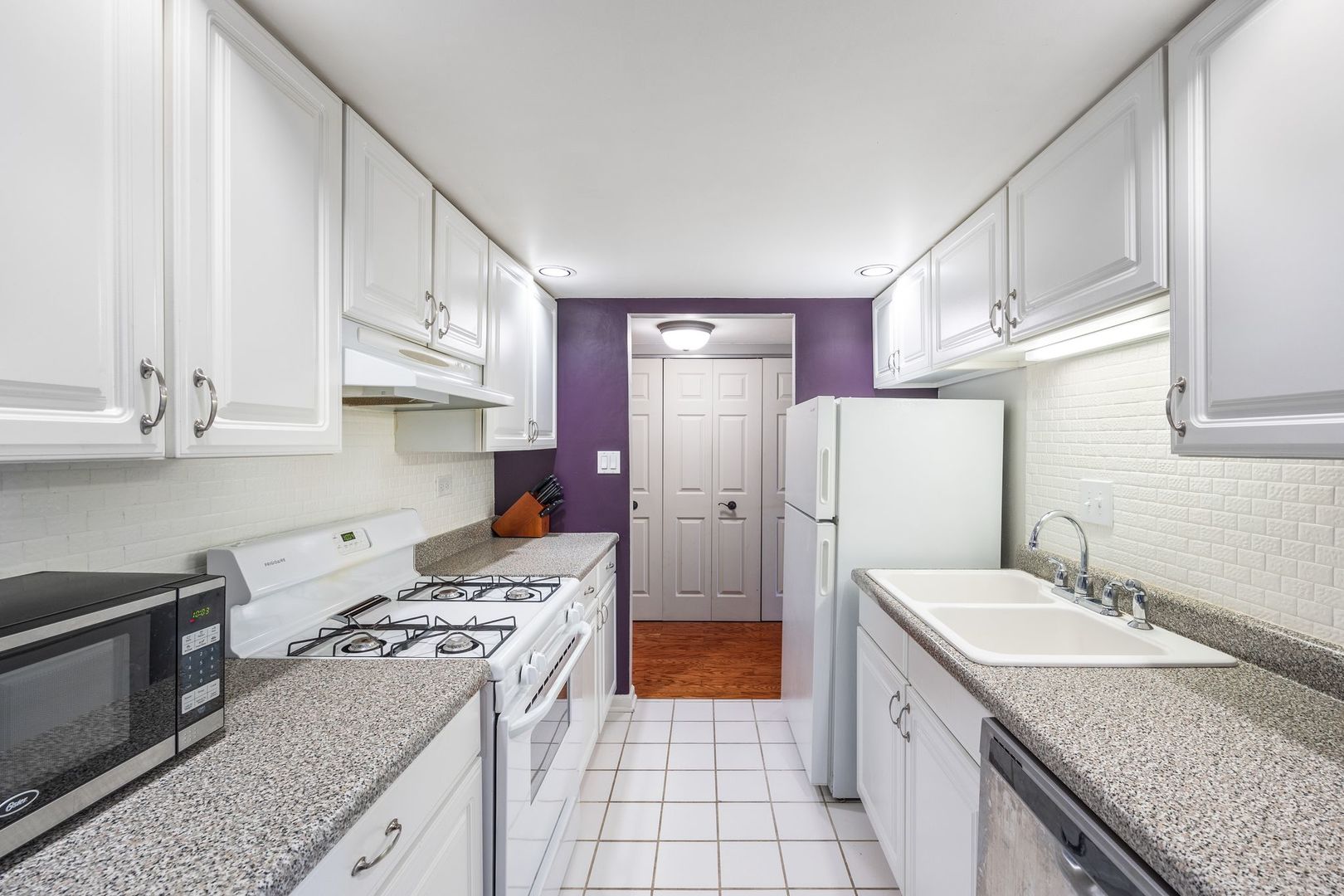 7930 Woodglen Lane, Unit 204 Downers Grove, IL 60516 - Photo 7 of 15