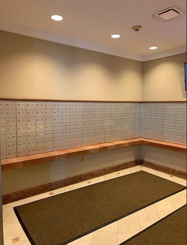 $706,000 | 65 East India Row, Unit 8H, Boston, MA 02110