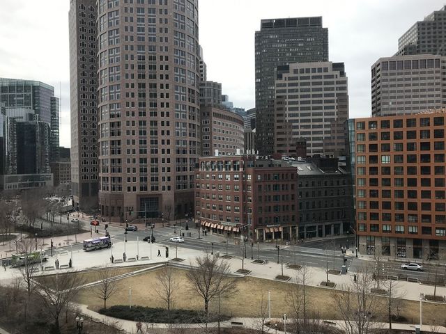 $706,000 | 65 East India Row, Unit 8H, Boston, MA 02110