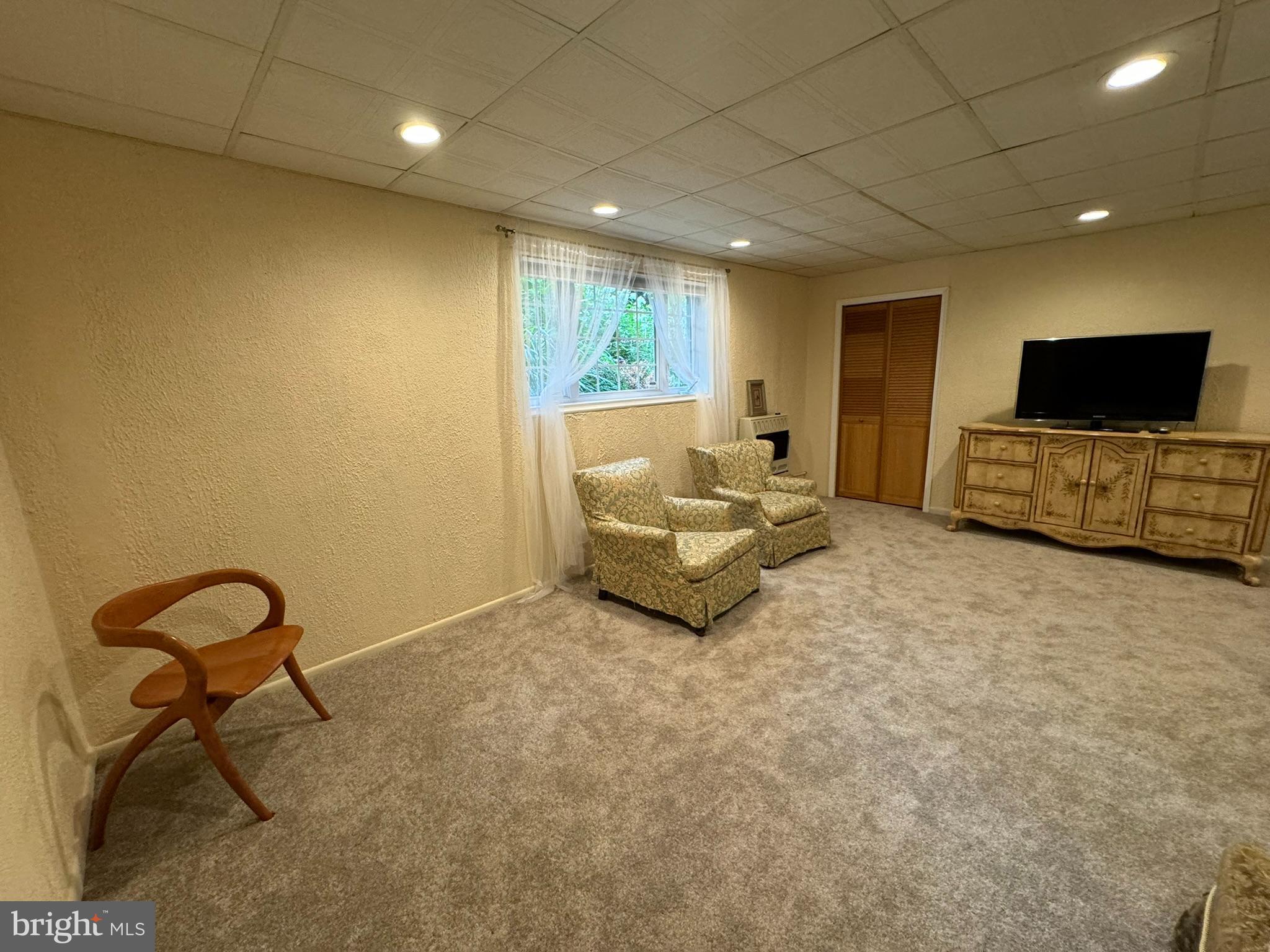 417 Wingate Road Huntingdon Valley, PA 19006 - Photo 7 of 25 Living Area