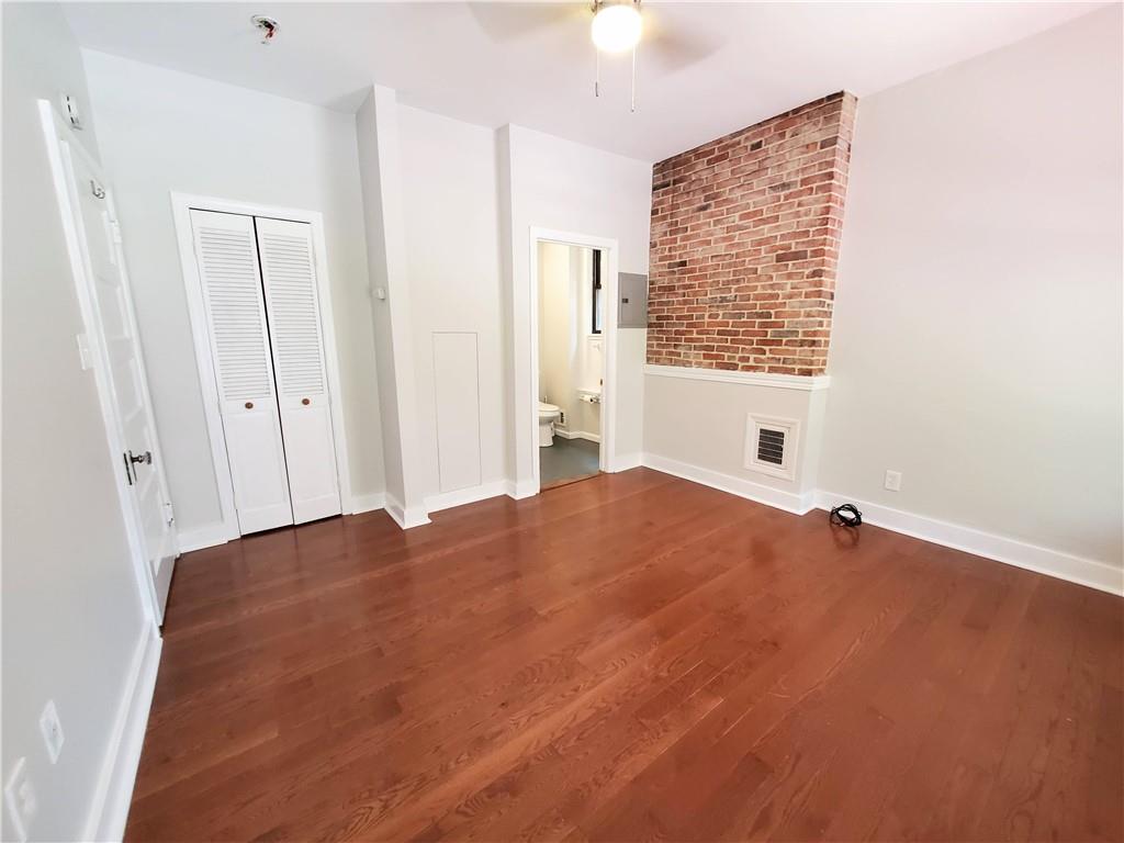 352 North Craig Street, Unit 5 Pittsburgh, PA 15213 - Photo 6 of 10 a view of an empty room with a window