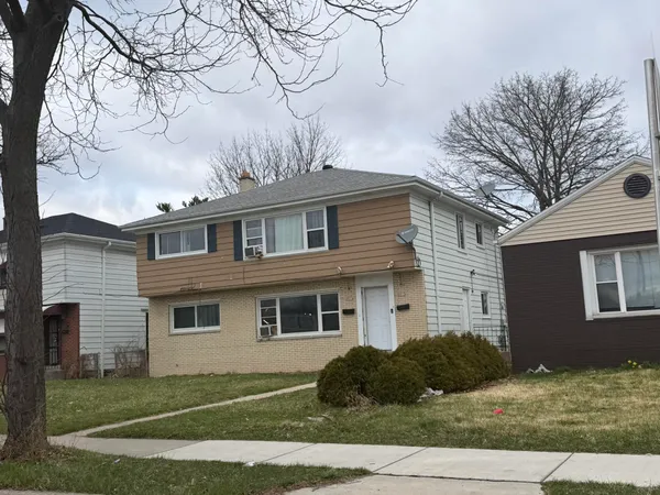 $189,900 | 4812 West Hampton Avenue, Unit 4814, Milwaukee, WI 53218