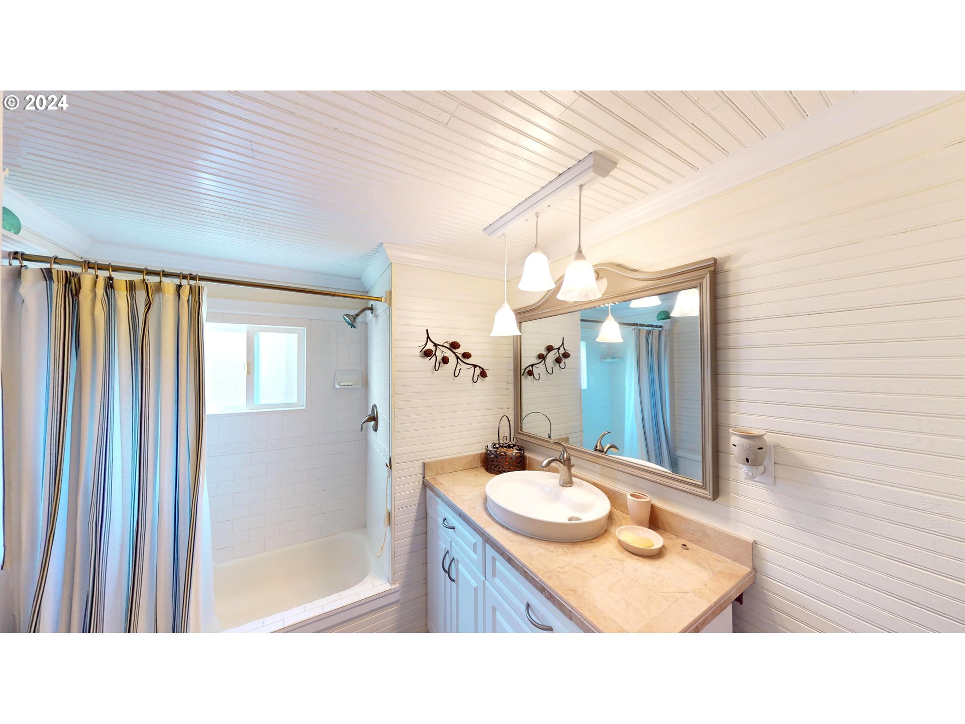 14115 North Bank Road Roseburg, OR 97470 - Photo 43 of 48 Gallery Image 43