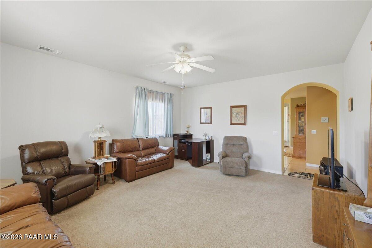20278 East Antelope Road Mayer, AZ 86333 - Photo 2 of 25 Living Room