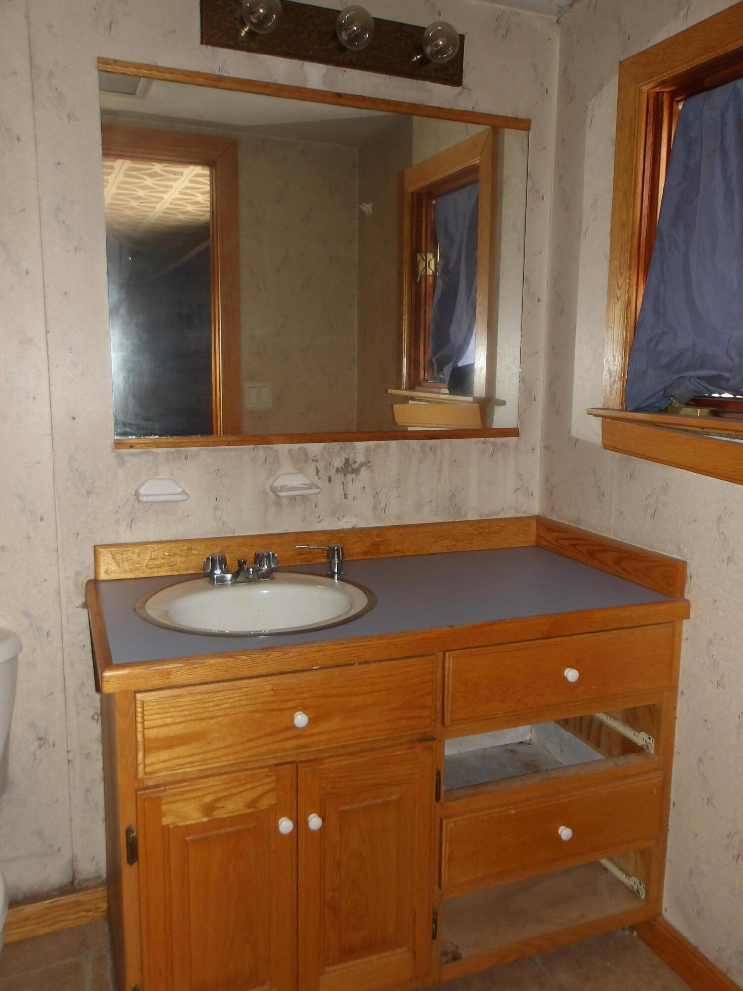 15 Garfield Street Madison, ME 04950 - Photo 36 of 52 100_2888