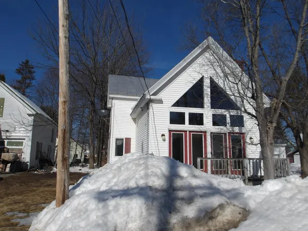 $149,900 | 15 Garfield Street, Madison, ME 04950