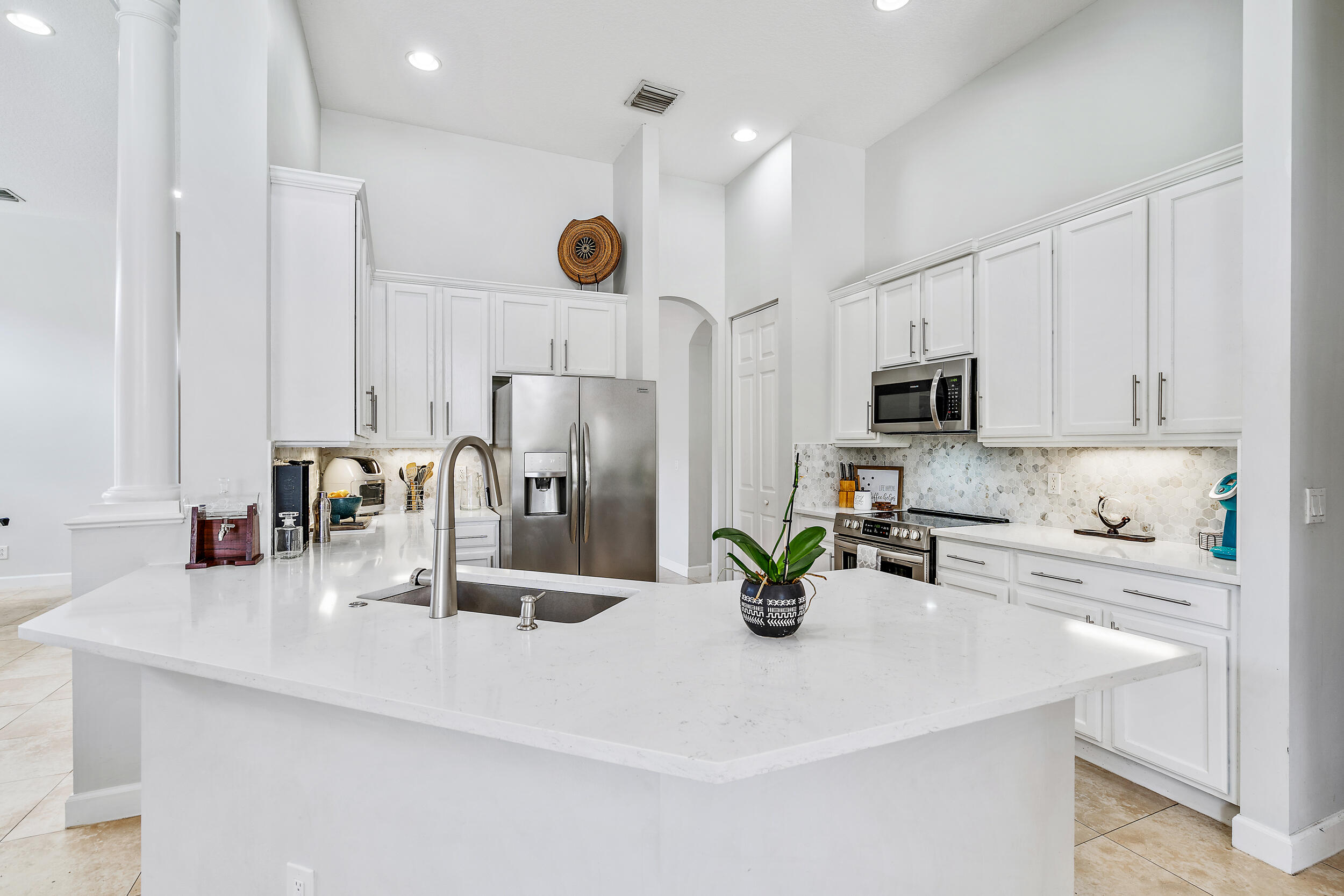 563 Southwest Lost River Road Stuart, FL 34997 - Photo 17 of 44 Kitchen