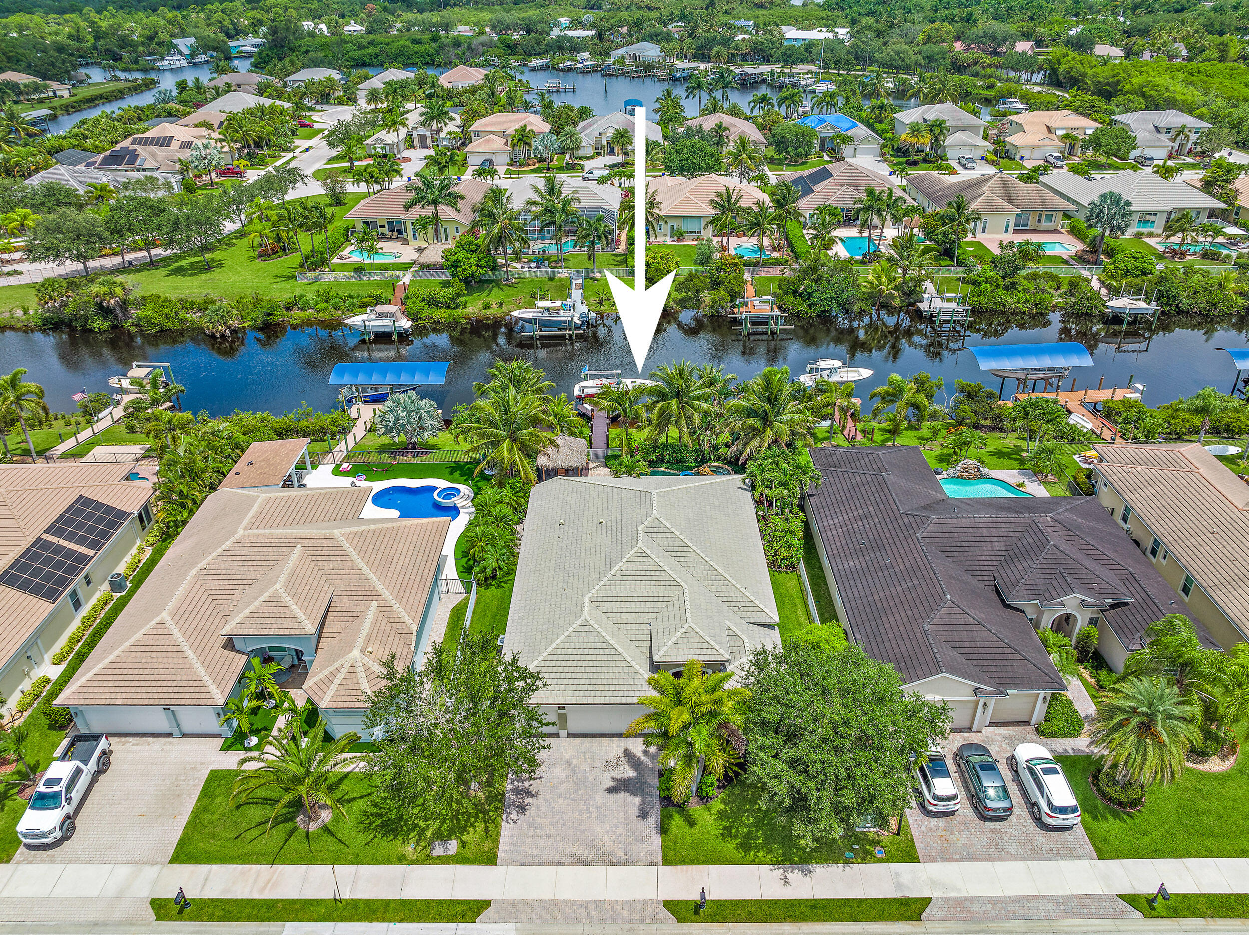 563 Southwest Lost River Road Stuart, FL 34997 - Photo 5 of 44 Exterior