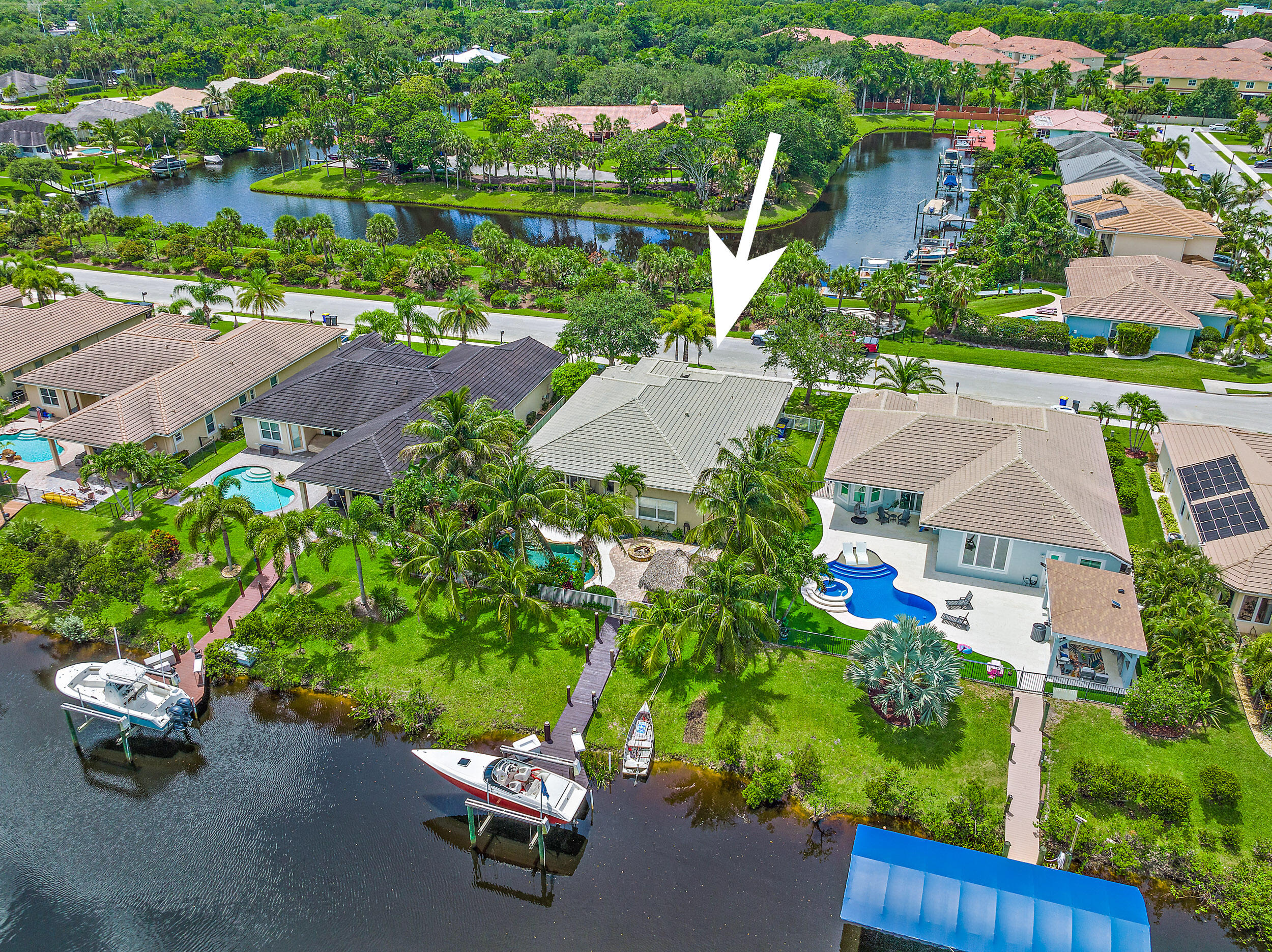 563 Southwest Lost River Road Stuart, FL 34997 - Photo 8 of 44 Exterior