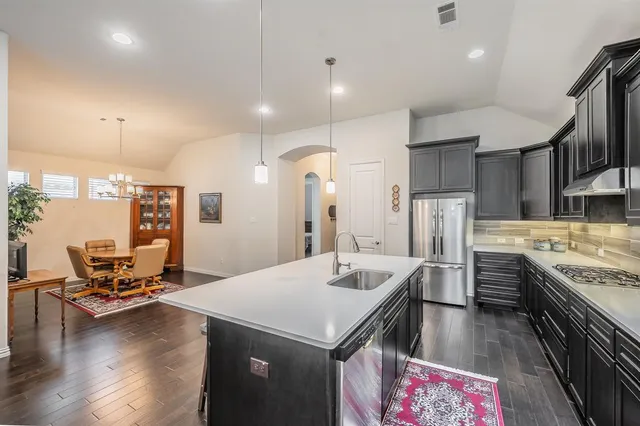 $515,000 | 902 Enchanted Wood Drive, Arlington, TX 76005