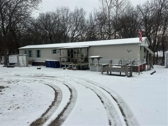 $1 | 2020 East 310 Road, El Dorado Springs, MO 64744