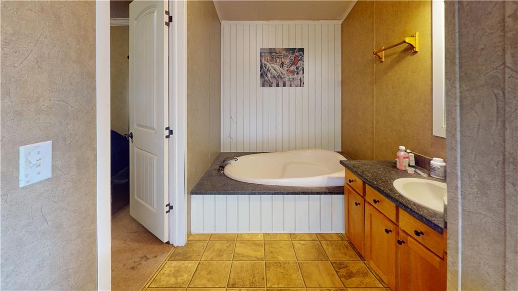 2020 East 310 Road El Dorado Springs, MO 64744 - Photo 13 of 40